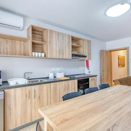 New! Spacious 4-bedroom Duplex By Sf Homes Tal-Hriereb