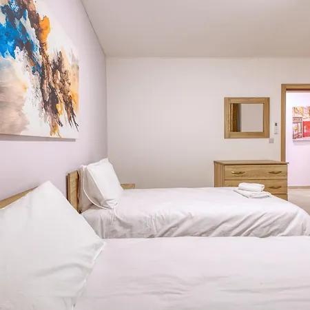 Apartmán New! Spacious 4-bedroom Duplex By Sf Homes Tal-Hriereb