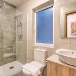 New! Spacious 4-bedroom Duplex By Sf Homes *