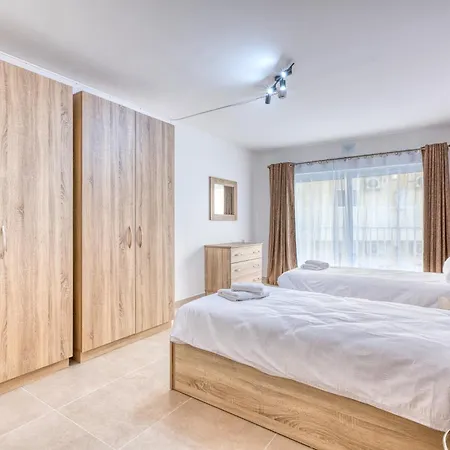 New! Spacious 4-bedroom Duplex By Sf Homes Appartement