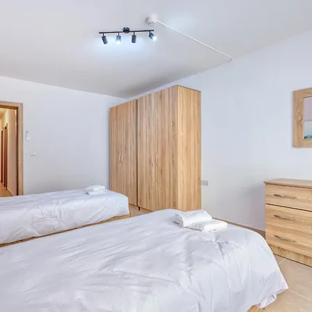 New! Spacious 4-bedroom Duplex By Sf Homes Appartement *