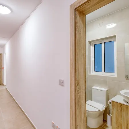 New! Spacious 4-bedroom Duplex By Sf Homes *