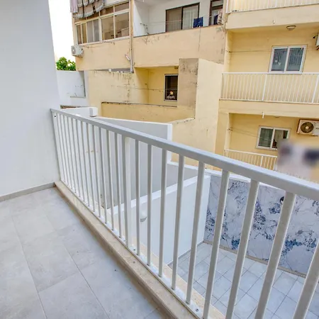 New! Spacious 4-bedroom Duplex By Sf Homes * Tal-Hriereb